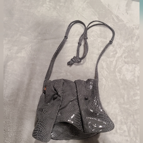 Carlos Falchi fatto a mano phython print mettalic crossbody bag - Picture 5 of 7